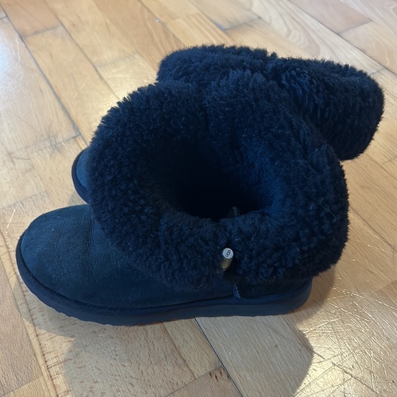 UGG black short foldable top with wooden toggles Womens 8 - Picture 11 of 13